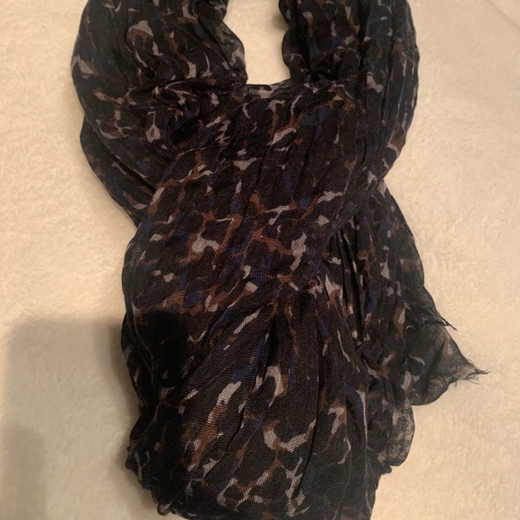 Louis Vuitton Unique Scarf - Picture 4 of 10